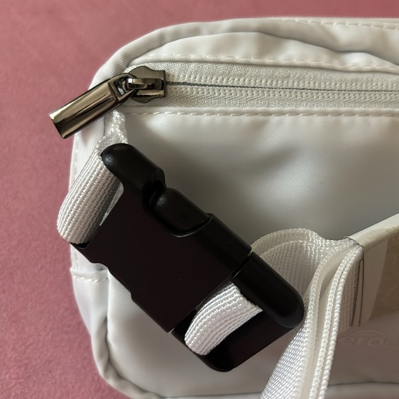 Sale! NWT Brooks x AeroLOFT Anywhere Unisex Belt Bag / Fanny Pack - Picture 7 of 8